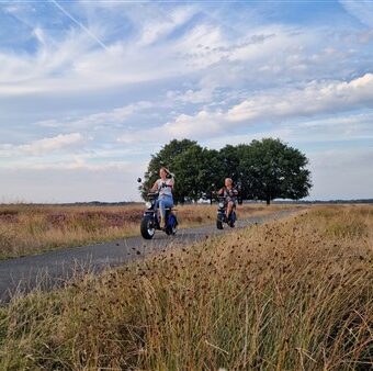 20220906 193411 - Het Drents Kwartiertje - Solex Huren / Rijden - Dafje Huren / Rijden - Groepsactiviteiten, workshops, teambuilding en trainingen Drenthe