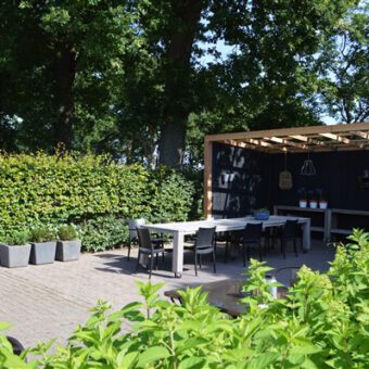 Bedrijfsuitje in Drenthe, anderhalve meter terras