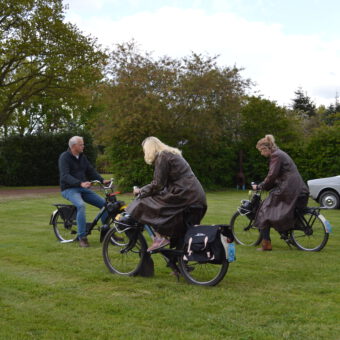 DSC 0430 - Het Drents Kwartiertje - Solex Huren / Rijden - Dafje Huren / Rijden - Groepsactiviteiten, workshops, teambuilding en trainingen Drenthe