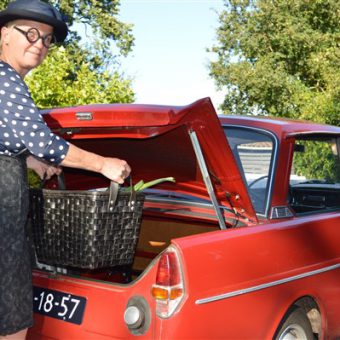 Daf rijden en kokkerellen in de gezellige kookstudio van het Drents kwartiertje.