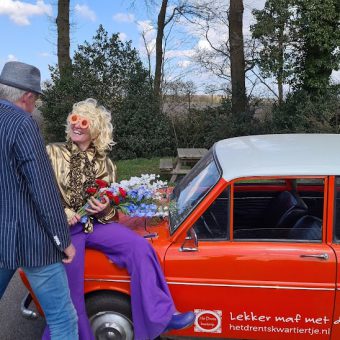 Daf toertocht vrijgezellenfeest in Drenthe - Het Drents Kwartiertje - Solex Huren / Rijden - Dafje Huren / Rijden - Groepsactiviteiten, workshops, teambuilding en trainingen Drenthe