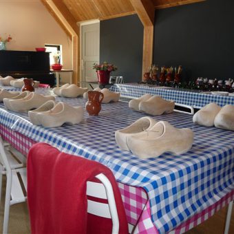 Klompen schilderen workshop bij het Drents kwartiertje.