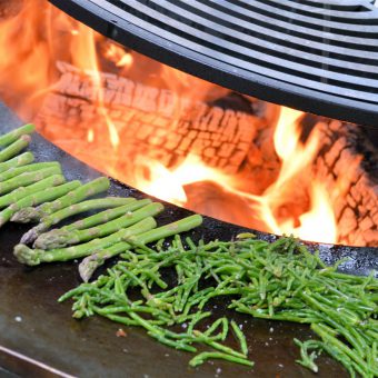 Outdoor cooking op de Ofyr; samen buiten koken in hartje Drenthe.