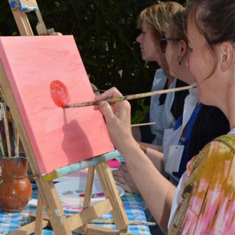 Wat vinden jullie belangrijk binnen het tea,m? Verbeeld het tijdens een schilderworkshop.