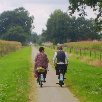 Ouderwets gezellig uitje op de solex bij het Drents kwartiertje.
