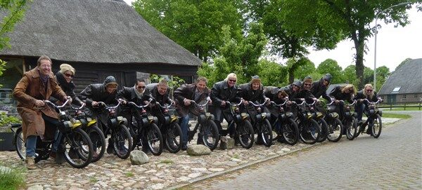 solex toertocht 82 e1670246941677 - Het Drents Kwartiertje - Solex Huren / Rijden - Dafje Huren / Rijden - Groepsactiviteiten, workshops, teambuilding en trainingen Drenthe