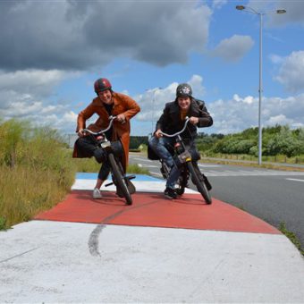 Solex toertocht groepsuitje bij het Drents kwartiertje.