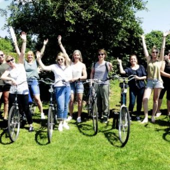 Tandem fietstocht in Drenthe. de omgeving verkennen tijdens een fietstocht of een puzzeltocht op de fiets.